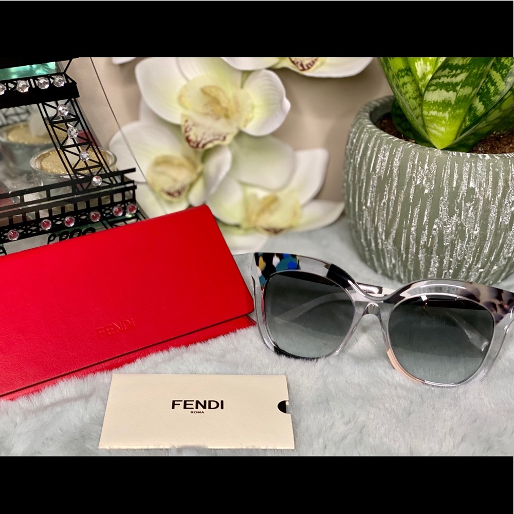 ❌SOLD❌Fendi Crystal Cat-Eye Sunglass